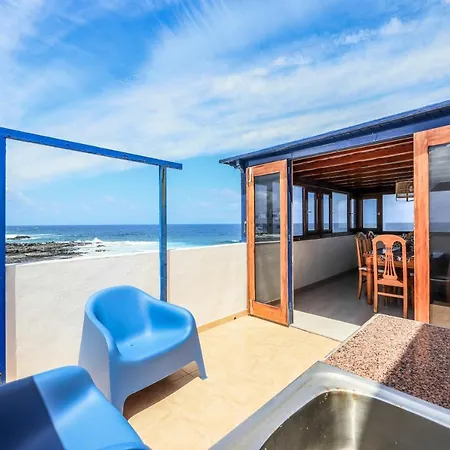 Sweet La Ola Apartment