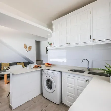 Sweet La Ola Apartment
