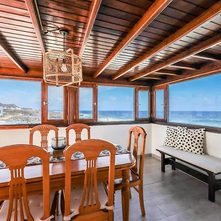 Sweet La Ola Daire La Santa