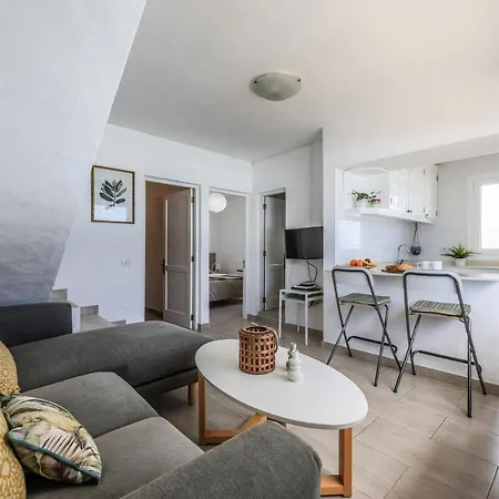 Sweet La Ola Daire La Santa